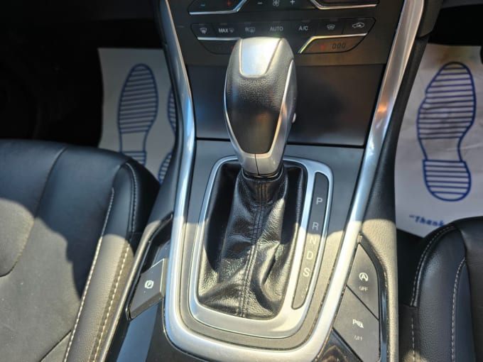 2025 Ford S-max