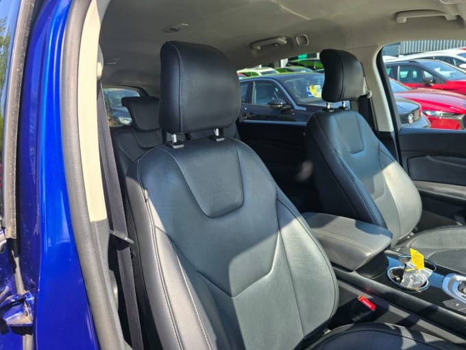 2025 Ford S-max