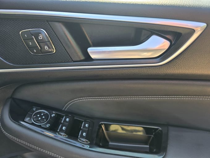 2025 Ford S-max