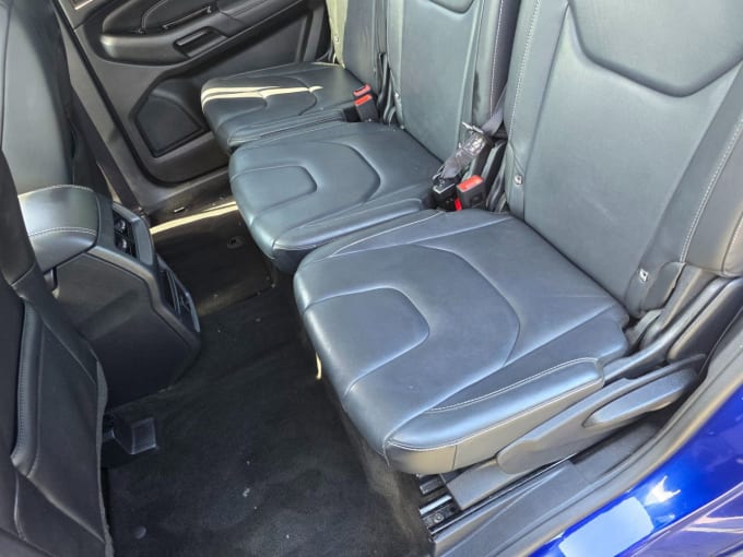 2025 Ford S-max