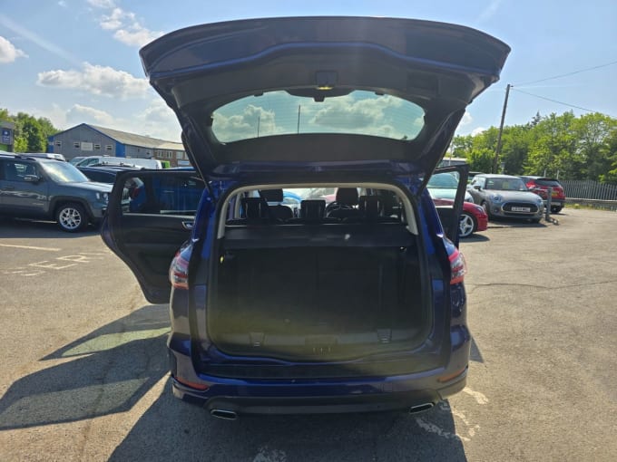 2025 Ford S-max