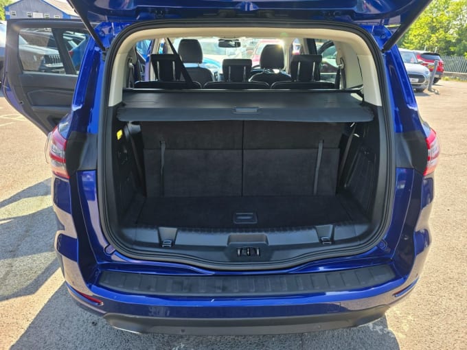 2025 Ford S-max