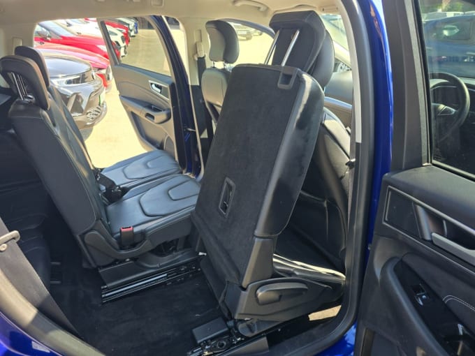 2025 Ford S-max