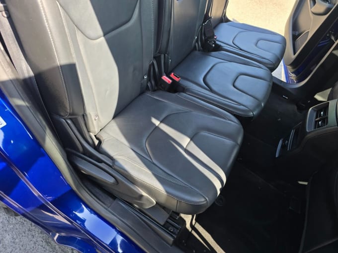 2025 Ford S-max