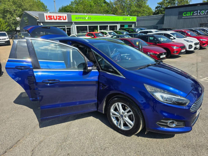 2025 Ford S-max