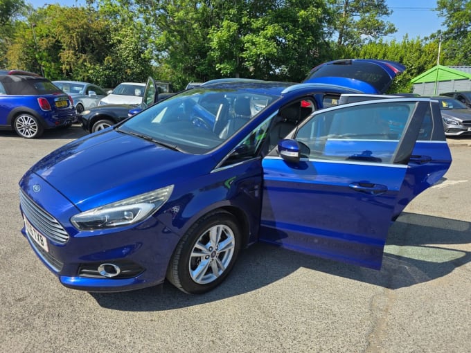 2025 Ford S-max
