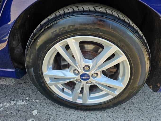 2025 Ford S-max