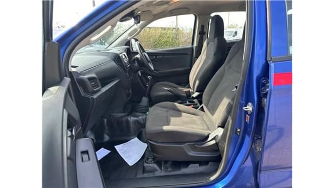 2025 Isuzu D-max