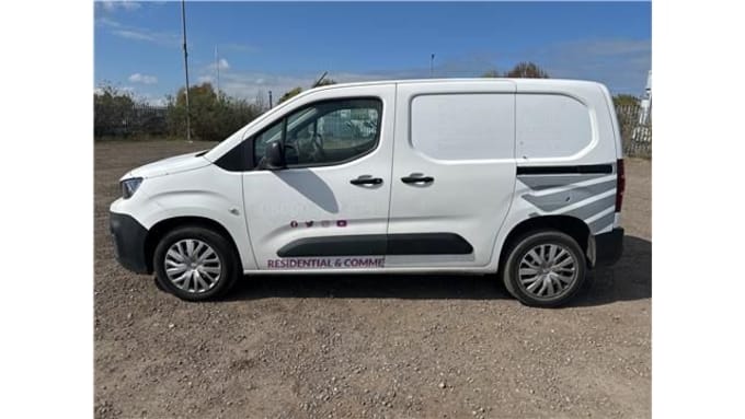 2025 Peugeot Partner