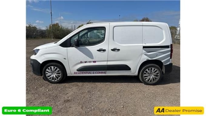 2025 Peugeot Partner