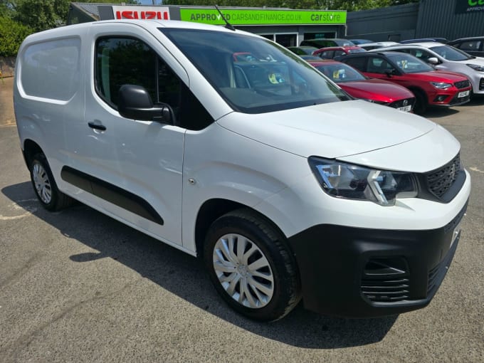 2025 Peugeot Partner