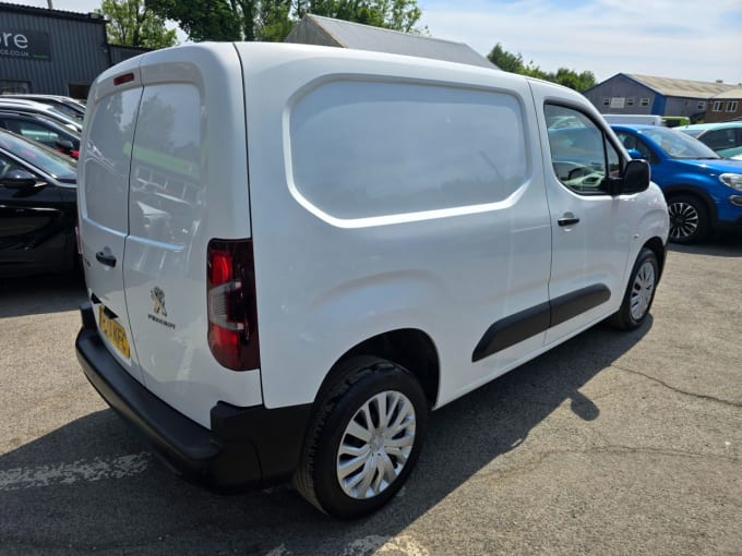 2025 Peugeot Partner