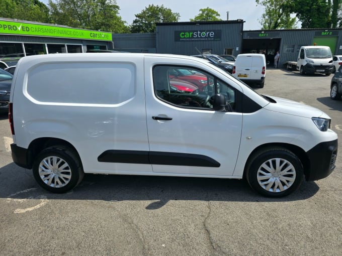2025 Peugeot Partner