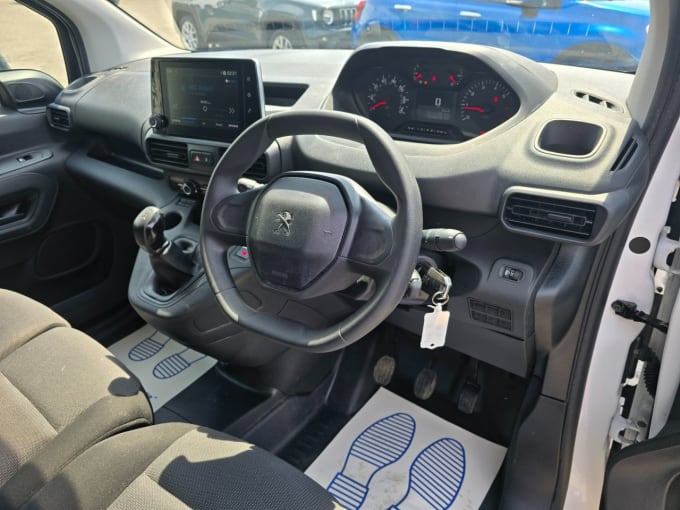 2025 Peugeot Partner