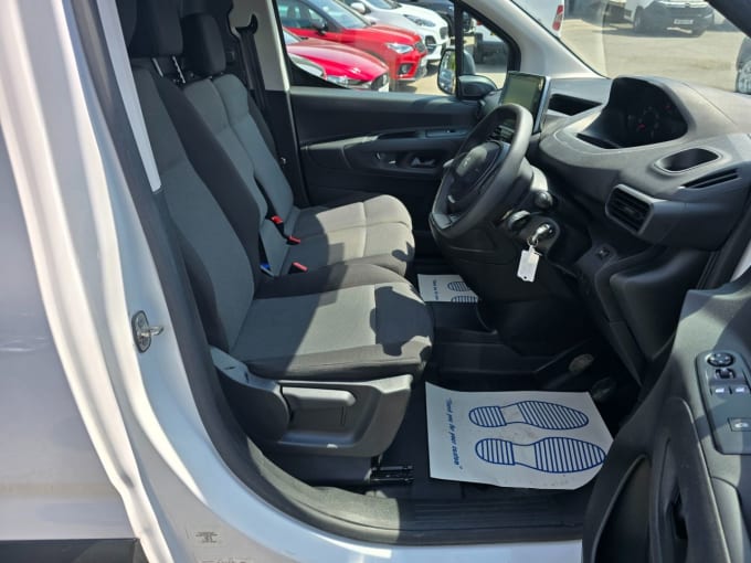 2025 Peugeot Partner