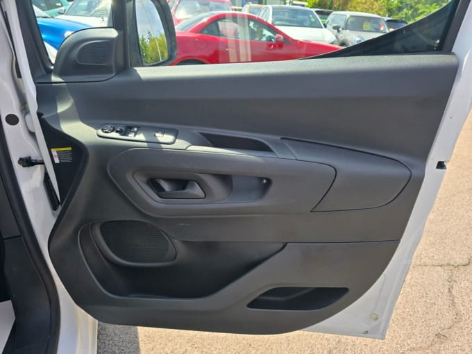 2025 Peugeot Partner