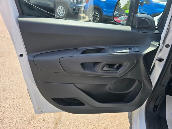 2025 Peugeot Partner