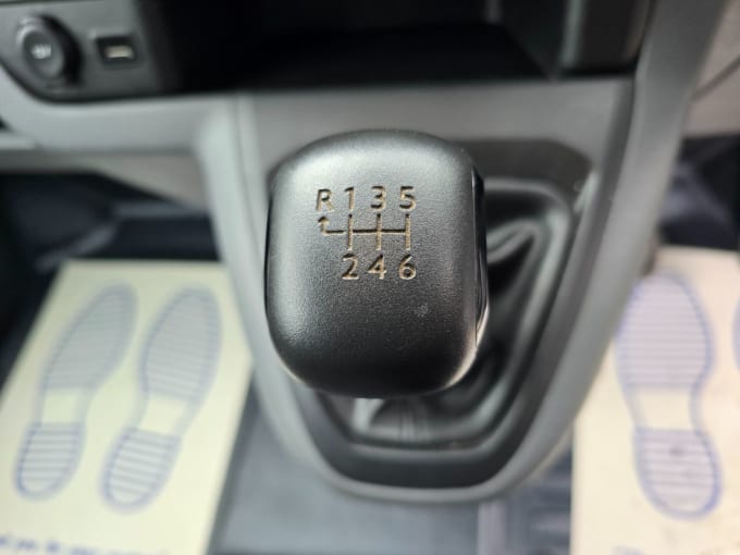 2025 Peugeot Expert