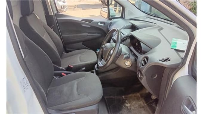 2025 Ford Transit Courier