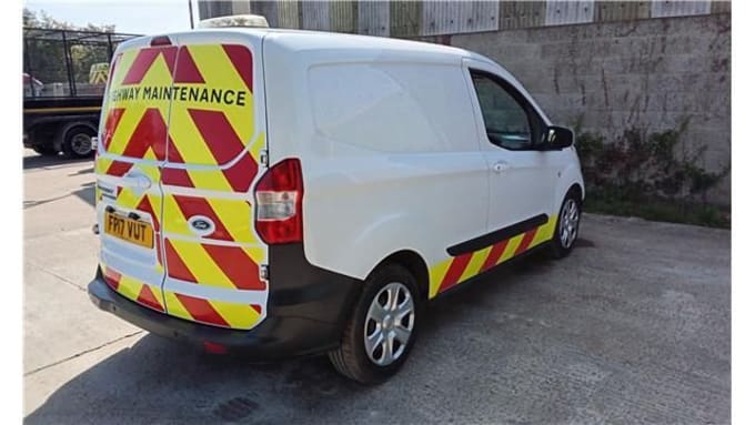 2025 Ford Transit Courier