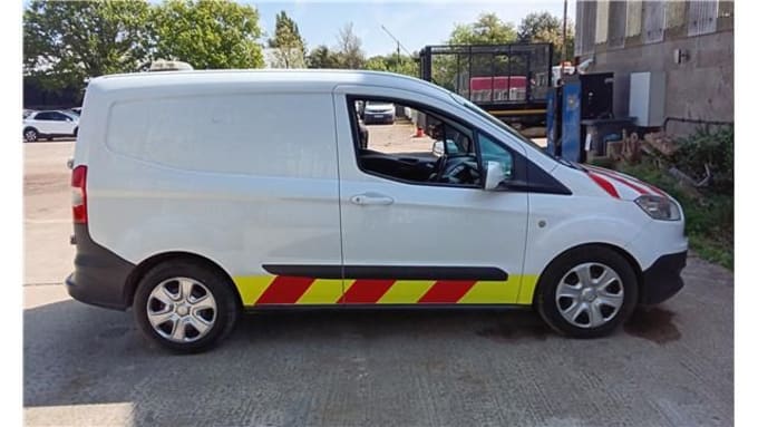 2025 Ford Transit Courier