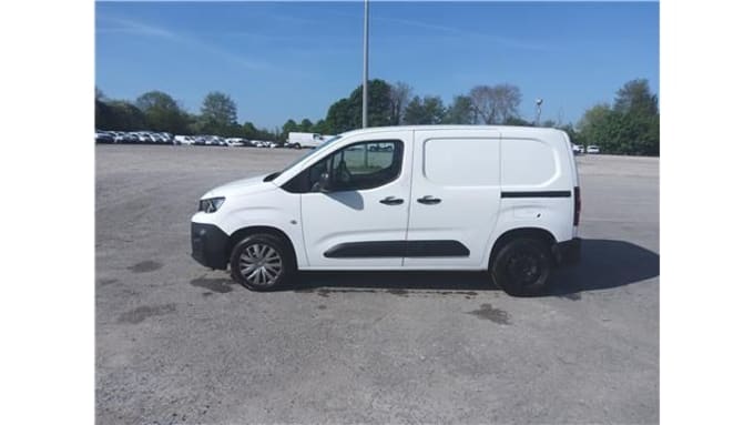 2025 Peugeot Partner