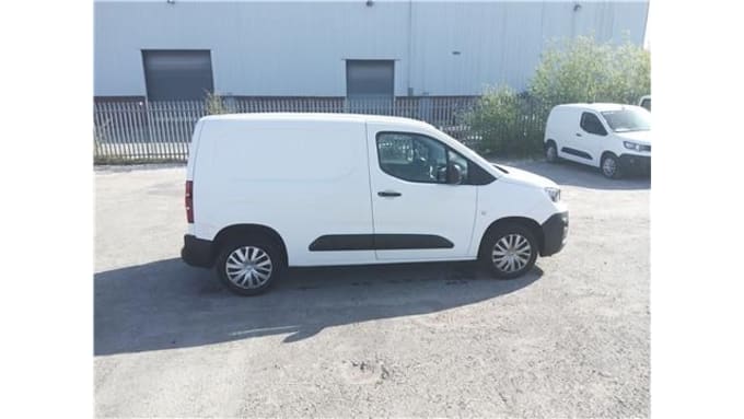 2025 Peugeot Partner