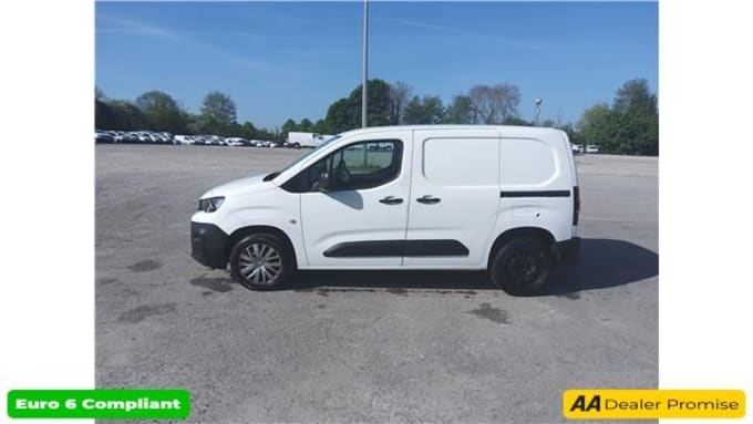 2025 Peugeot Partner