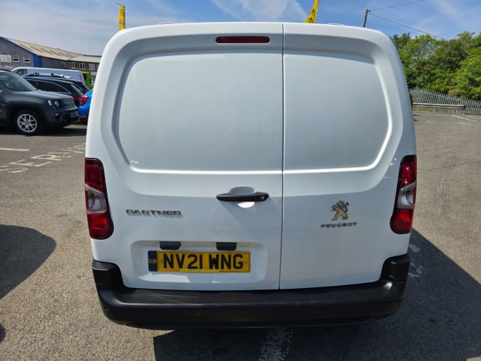 2025 Peugeot Partner