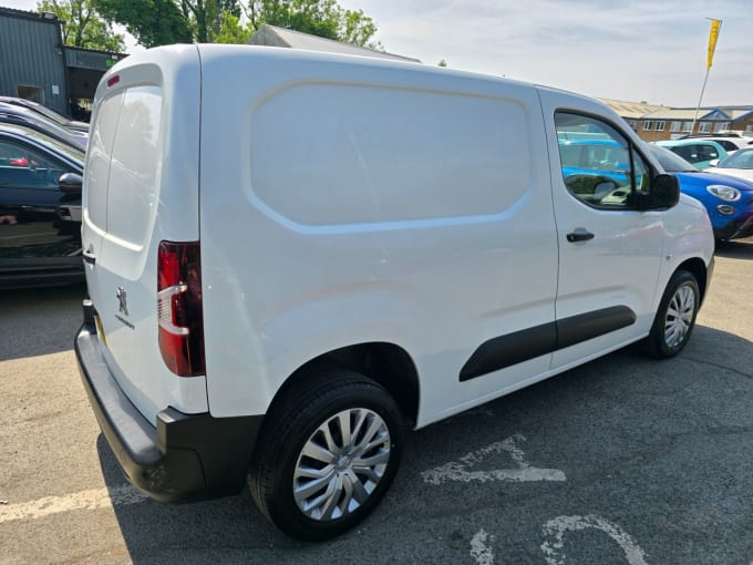 2025 Peugeot Partner