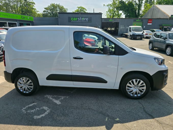 2025 Peugeot Partner