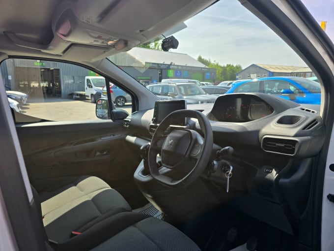 2025 Peugeot Partner