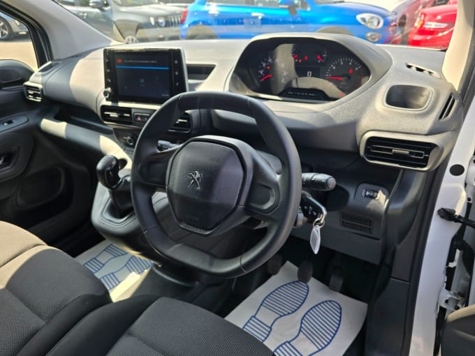 2025 Peugeot Partner