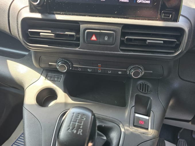 2025 Peugeot Partner