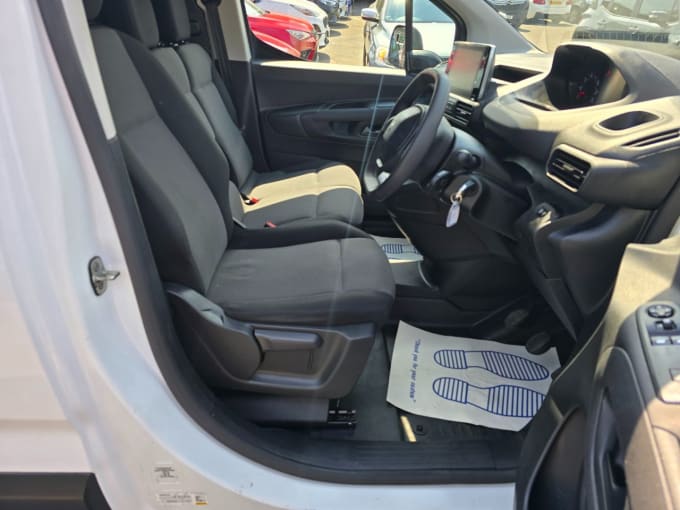 2025 Peugeot Partner