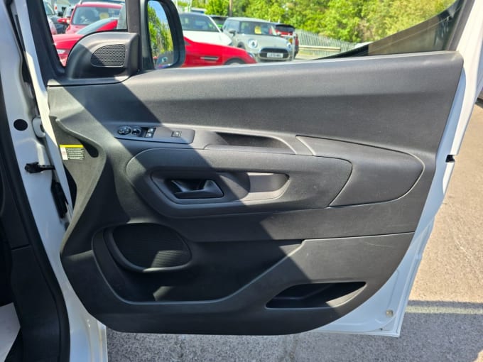 2025 Peugeot Partner