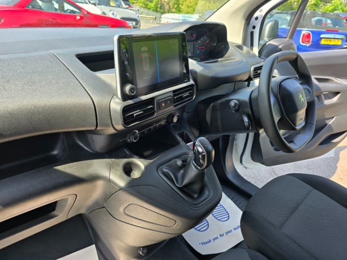 2025 Peugeot Partner