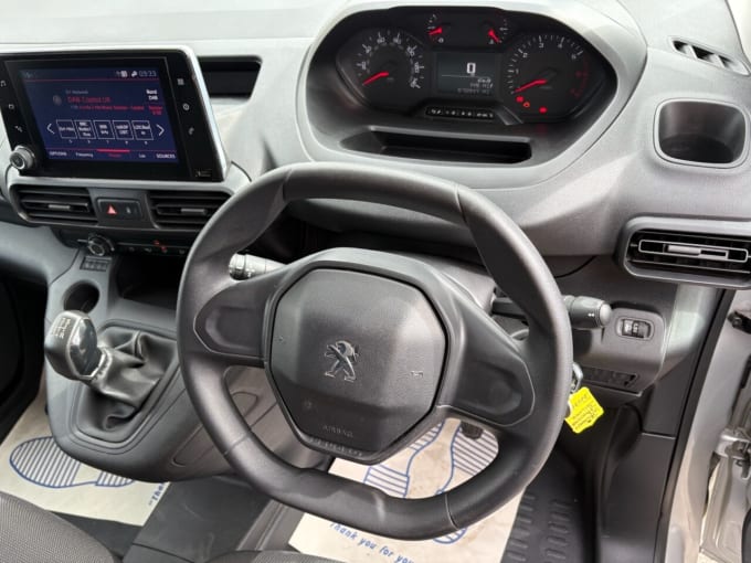 2025 Peugeot Partner