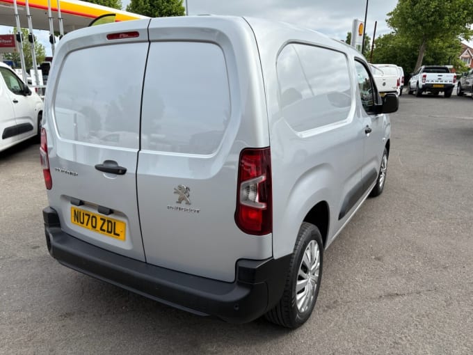 2025 Peugeot Partner