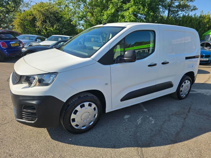 2025 Peugeot Partner