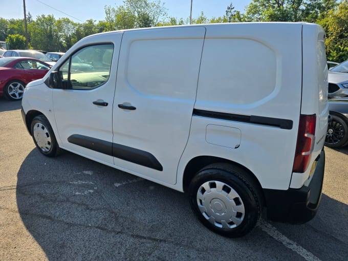 2025 Peugeot Partner