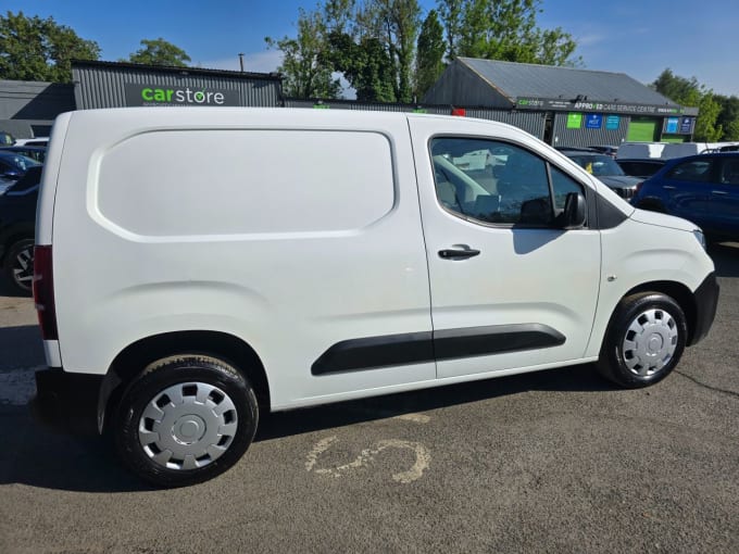 2025 Peugeot Partner