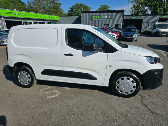 2025 Peugeot Partner