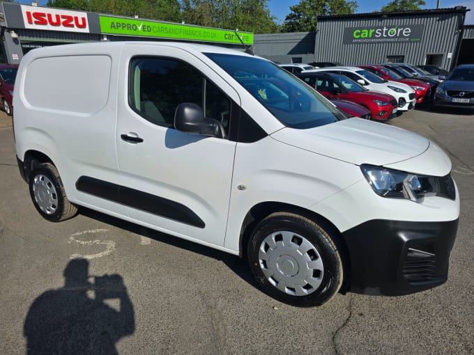 2025 Peugeot Partner