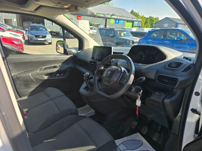 2025 Peugeot Partner