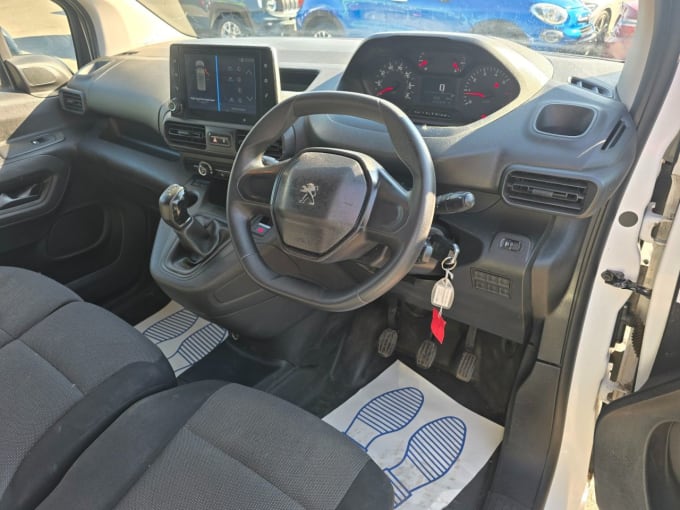 2025 Peugeot Partner