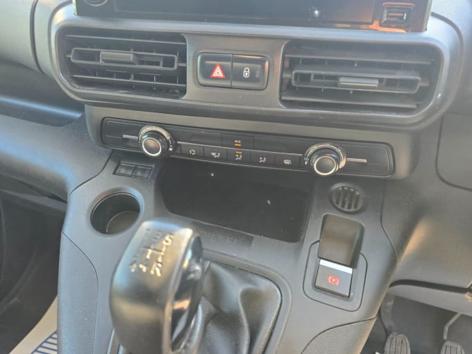 2025 Peugeot Partner