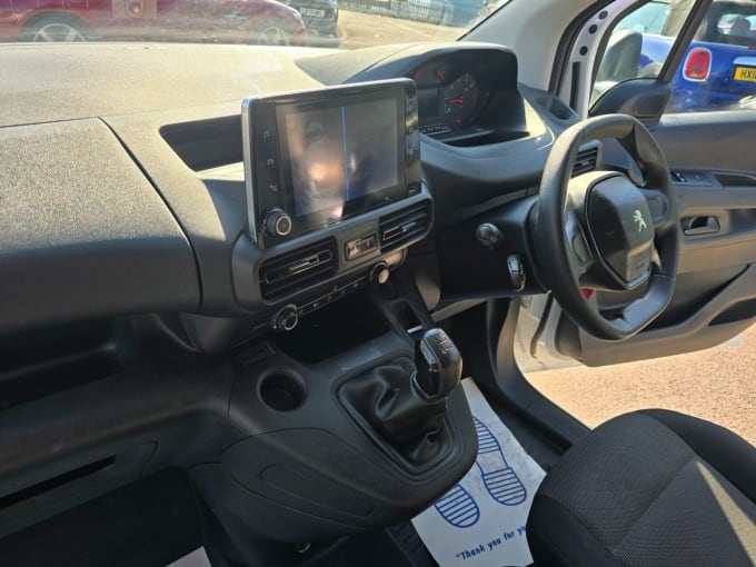 2025 Peugeot Partner