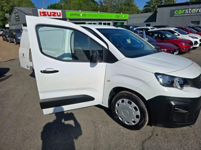 2025 Peugeot Partner