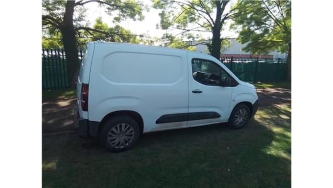 2025 Peugeot Partner